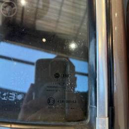 VOLKSWAGEN - SANTANA 2.0 GLS 8V 2P MANUAL - 1988/1989 - MARROM - R$ 45.900,00