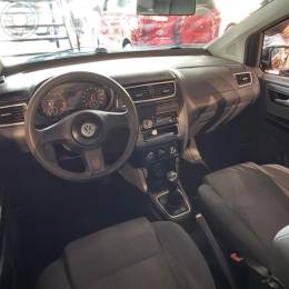 VOLKSWAGEN - FOX 1.0 MI 8V FLEX 4P MANUAL - 2011/2012 - PRETA - R$ 29.900,00