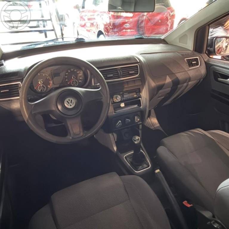 VOLKSWAGEN - FOX 1.0 MI 8V FLEX 4P MANUAL - 2011/2012 - PRETA - R$ 29.900,00