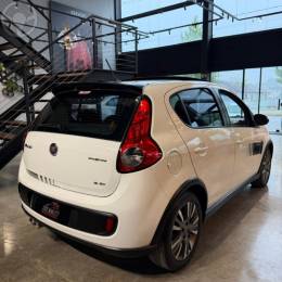 FIAT - PALIO 1.6 MPI SPORTING 16V FLEX 4P MANUAL - 2014/2015 - BRANCA - R$ 47.900,00