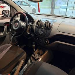 FIAT - PALIO 1.6 MPI SPORTING 16V FLEX 4P MANUAL - 2014/2015 - BRANCA - R$ 47.900,00