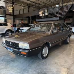 VOLKSWAGEN - SANTANA 2.0 GLS 8V 2P MANUAL - 1988/1989 - MARROM - R$ 35.900,00