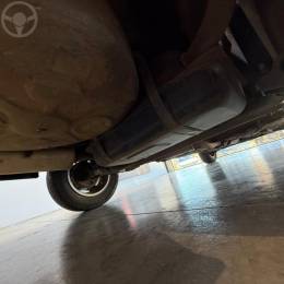 VOLKSWAGEN - SANTANA 2.0 GLS 8V 2P MANUAL - 1988/1989 - MARROM - R$ 35.900,00