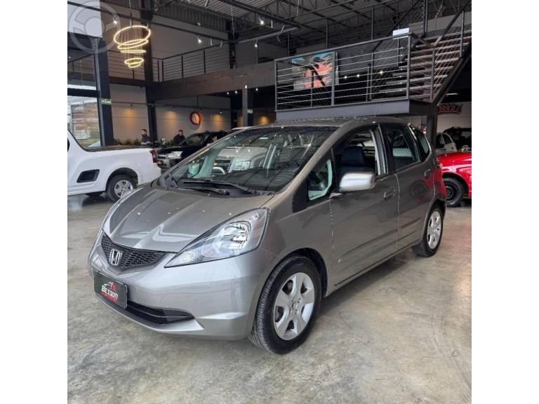 HONDA - FIT 1.4 LX 16V FLEX 4P AUTOMÁTICO - 2010/2011 - CINZA - R$ 47.900,00