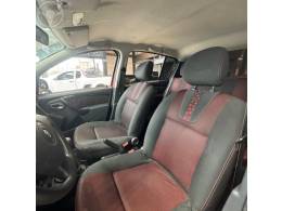 RENAULT - SANDERO 1.6 STEPWAY 16V FLEX 4P MANUAL - 2011/2012 - VERMELHA - R$ 41.900,00