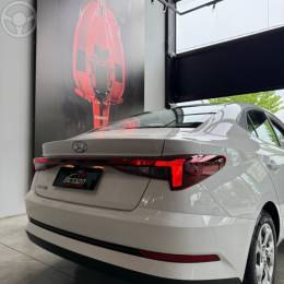 HYUNDAI - HB20S 1.0 COMFORT 12V FLEX 4P MANUAL - 2023/2024 - BRANCA - R$ 86.900,00