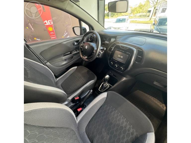 RENAULT - CAPTUR 1.6 16V FLEX ZEN AUTOMÁTICO - 2017/2018 - PRATA - R$ 79.900,00