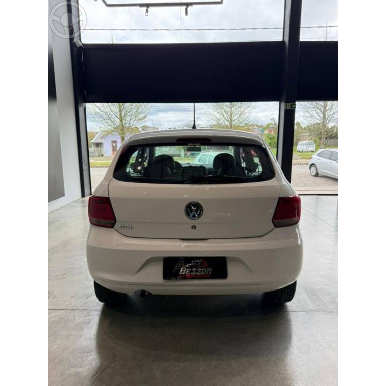 VOLKSWAGEN - GOL 1.0 MI CITY 8V FLEX 4P MANUAL - 2014/2015 - BRANCA - R$ 43.900,00