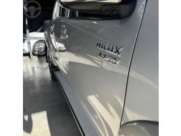TOYOTA - HILUX 2.7 SRV 4X4 CD 16V FLEX 4P AUTOMÁTICO - 2014/2014 - PRATA - R$ 125.000,00