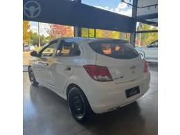 CHEVROLET - ONIX 1.0 MPFI JOY 8V FLEX 4P MANUAL - 2018/2018 - BRANCA - R$ 51.900,00