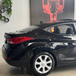 HYUNDAI - ELANTRA 1.8 GLS 16V 4P AUTOMÁTICO - 2012/2013 - PRETA - R$ 69.900,00