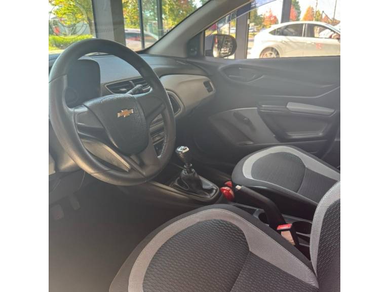 CHEVROLET - ONIX 1.0 MPFI LS 8V FLEX 4P MANUAL - 2015/2016 - VERMELHA - R$ 49.900,00