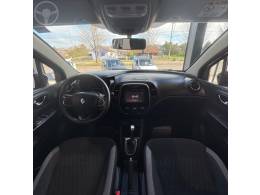 RENAULT - CAPTUR 1.6 16V FLEX ZEN AUTOMÁTICO - 2017/2018 - PRATA - R$ 79.900,00