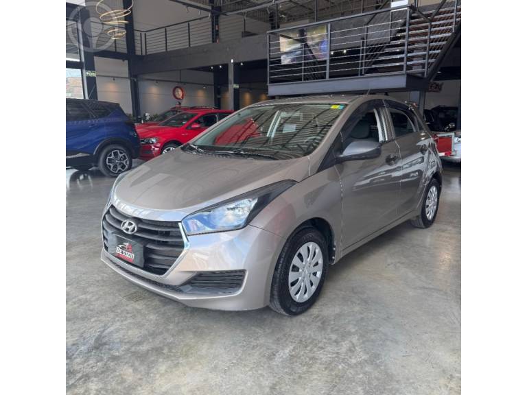 HYUNDAI - HB20 1.0 COMFORT 12V FLEX 4P MANUAL - 2017/2017 - PRATA - R$ 53.900,00