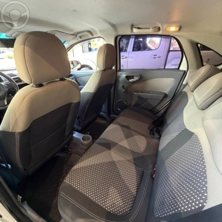 FIAT - GRAND SIENA 1.6 MPI ESSENCE 16V FLEX 4P MANUAL - 2013/2014 - BRANCA - R$ 45.900,00