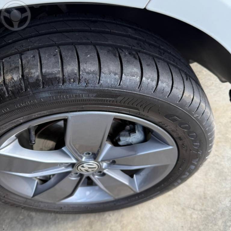 VOLKSWAGEN - FOX 1.6 MSI TOTAL FLEX CONNECT 4P MANUAL - 2021/2022 - BRANCA - R$ 75.900,00