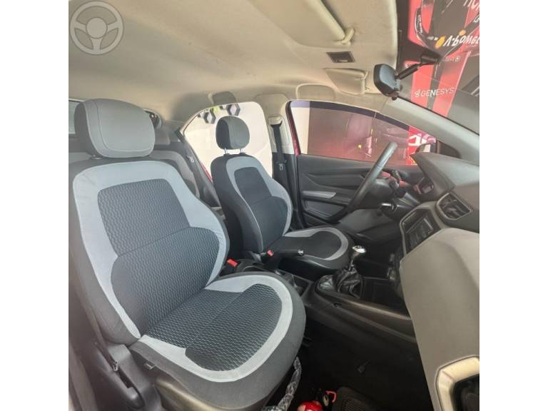 CHEVROLET - ONIX 1.0 MPFI LS 8V FLEX 4P MANUAL - 2015/2016 - VERMELHA - R$ 49.900,00