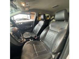 FORD - FIESTA 1.6 TITANIUM HATCH 16V FLEX 4P AUTOMÁTICO - 2014/2014 - BRANCA - R$ 47.900,00