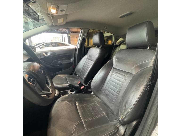 FORD - FIESTA 1.6 TITANIUM HATCH 16V FLEX 4P AUTOMÁTICO - 2014/2014 - BRANCA - R$ 47.900,00