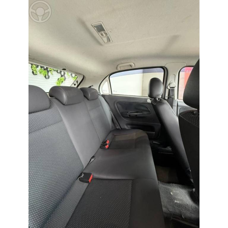 VOLKSWAGEN - GOL 1.0 MI CITY 8V FLEX 4P MANUAL - 2014/2015 - BRANCA - R$ 43.900,00