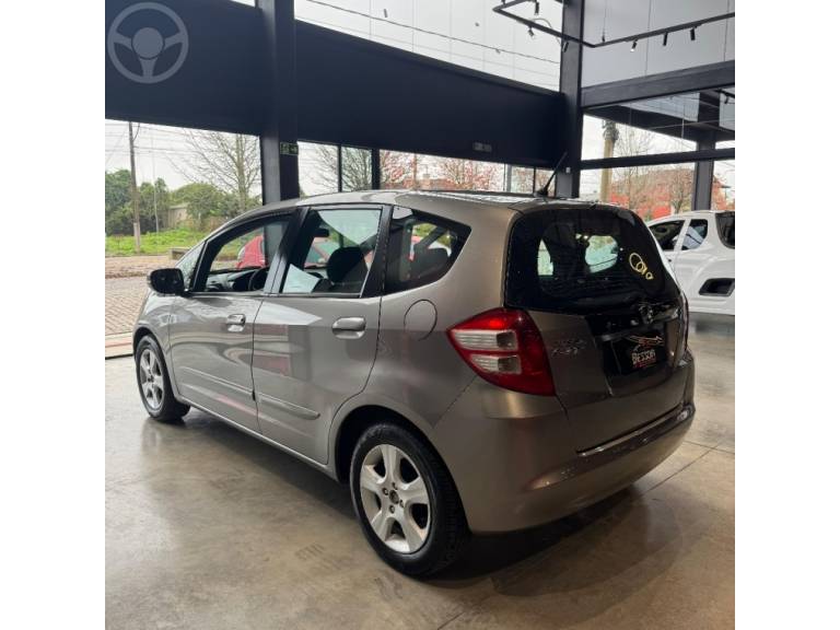HONDA - FIT 1.4 LX 16V FLEX 4P AUTOMÁTICO - 2010/2011 - CINZA - R$ 47.900,00