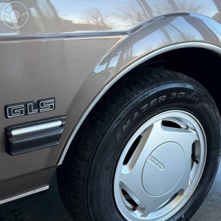 VOLKSWAGEN - SANTANA 2.0 GLS 8V 2P MANUAL - 1988/1989 - MARROM - R$ 35.900,00