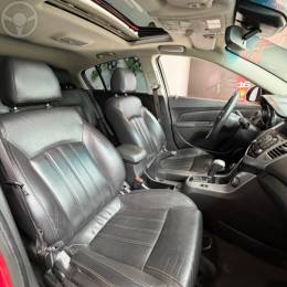 CHEVROLET - CRUZE 1.8 LTZ 16V FLEX 4P AUTOMÁTICO - 2014/2014 - VERMELHA - R$ 73.900,00