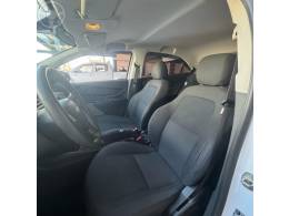 CHEVROLET - ONIX 1.0 MPFI JOY 8V FLEX 4P MANUAL - 2018/2018 - BRANCA - R$ 51.900,00