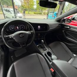 VOLKSWAGEN - JETTA 1.4 R-LINE 250 16V TSI FLEX 4P AUTOMÁTICO - 2020/2020 - PRATA - R$ 125.900,00