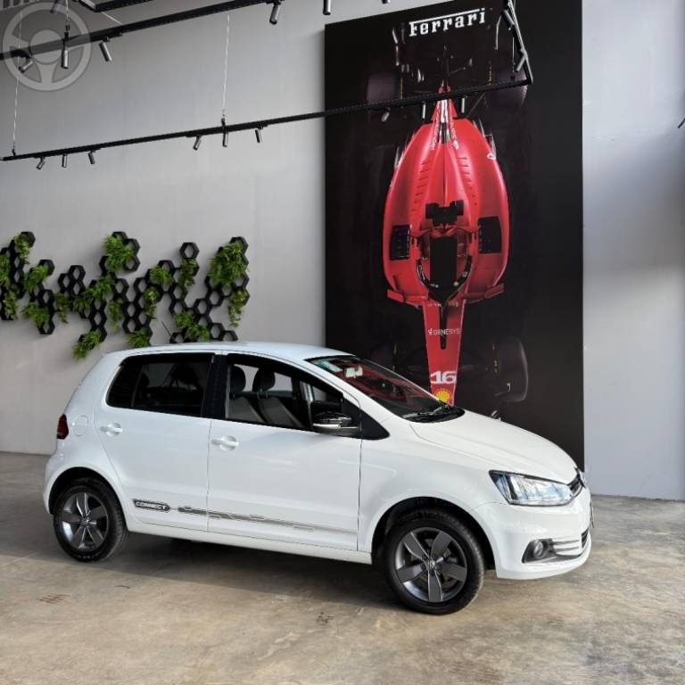 VOLKSWAGEN - FOX 1.6 MSI TOTAL FLEX CONNECT 4P MANUAL - 2021/2022 - BRANCA - R$ 75.900,00