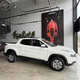 FIAT - TORO 1.8 16V EVO FLEX FREEDOM AUTOMÁTICO - 2018/2019 - BRANCA - R$ 95.900,00