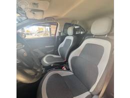 CHEVROLET - ONIX 1.0 MPFI LS 8V FLEX 4P MANUAL - 2015/2016 - VERMELHA - R$ 49.900,00