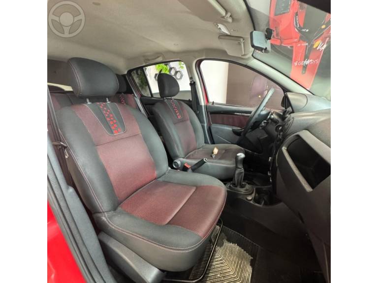 RENAULT - SANDERO 1.6 STEPWAY 16V FLEX 4P MANUAL - 2011/2012 - VERMELHA - R$ 41.900,00