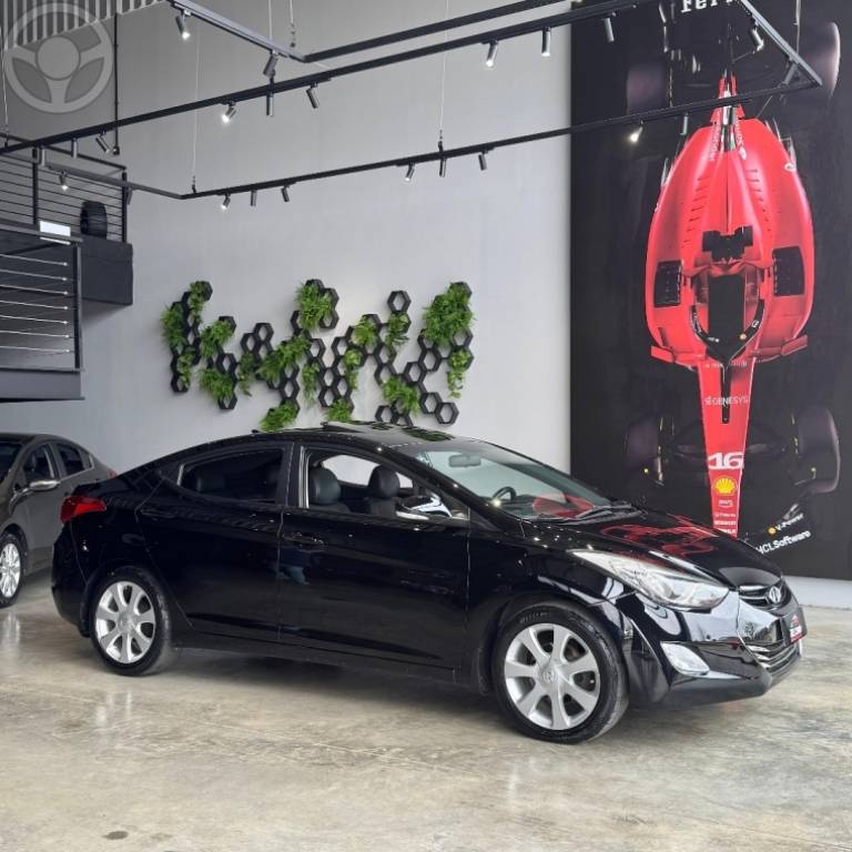 HYUNDAI - ELANTRA 1.8 GLS 16V 4P AUTOMÁTICO - 2012/2013 - PRETA - R$ 69.900,00
