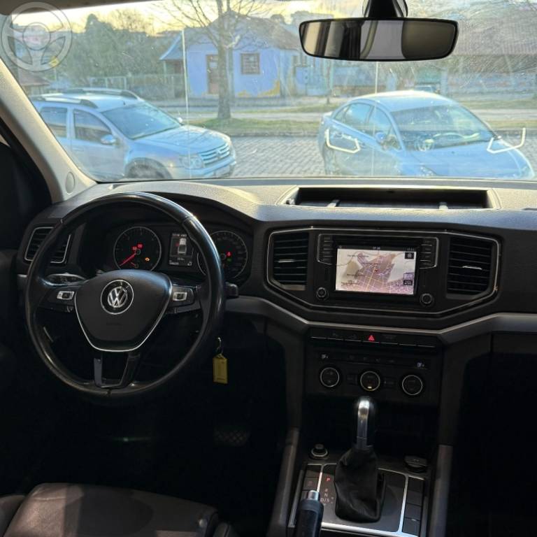 VOLKSWAGEN - AMAROK 3.0 V6 TDI HIGHLINE CD DIESEL 4MOTION AUTOMÁTICO - 2018/2019 - BRANCA - R$ 156.900,00