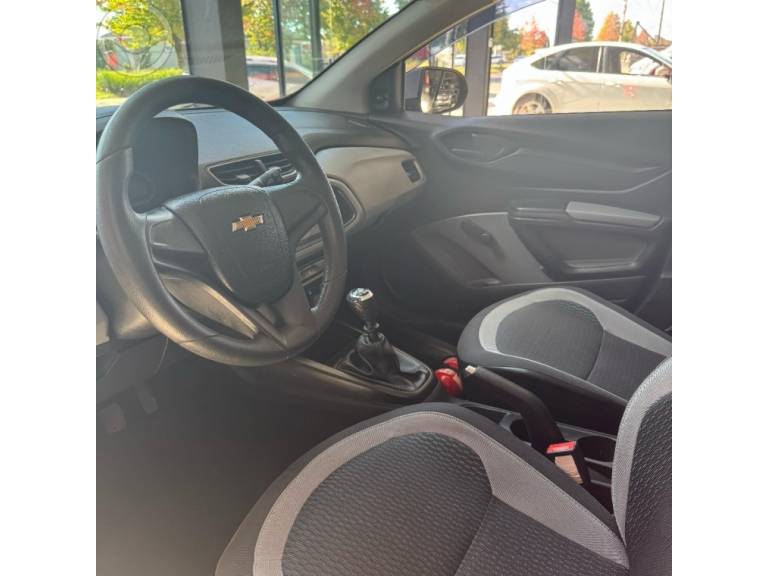 CHEVROLET - ONIX 1.0 MPFI LS 8V FLEX 4P MANUAL - 2015/2016 - VERMELHA - R$ 49.900,00