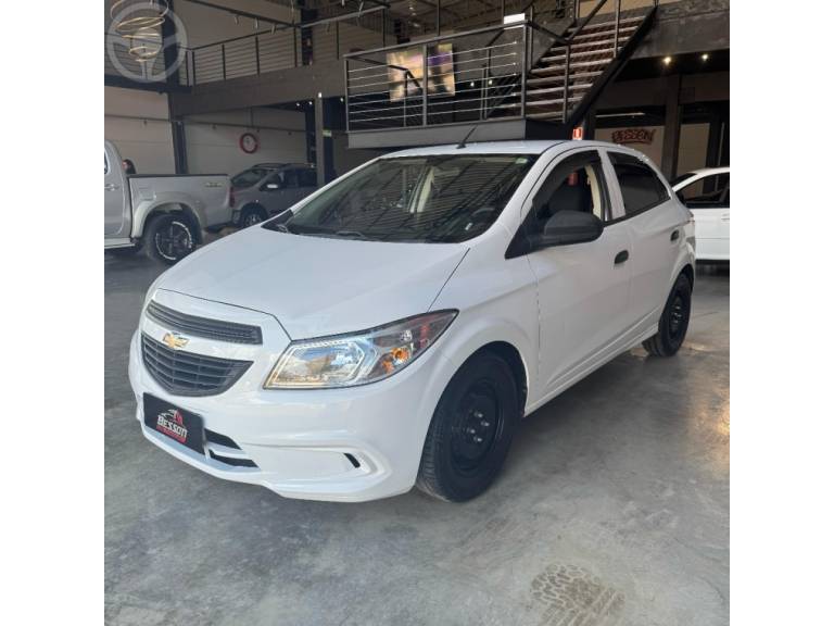 CHEVROLET - ONIX 1.0 MPFI JOY 8V FLEX 4P MANUAL - 2018/2018 - BRANCA - R$ 51.900,00
