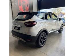 RENAULT - CAPTUR 1.6 16V FLEX ZEN AUTOMÁTICO - 2017/2018 - PRATA - R$ 79.900,00