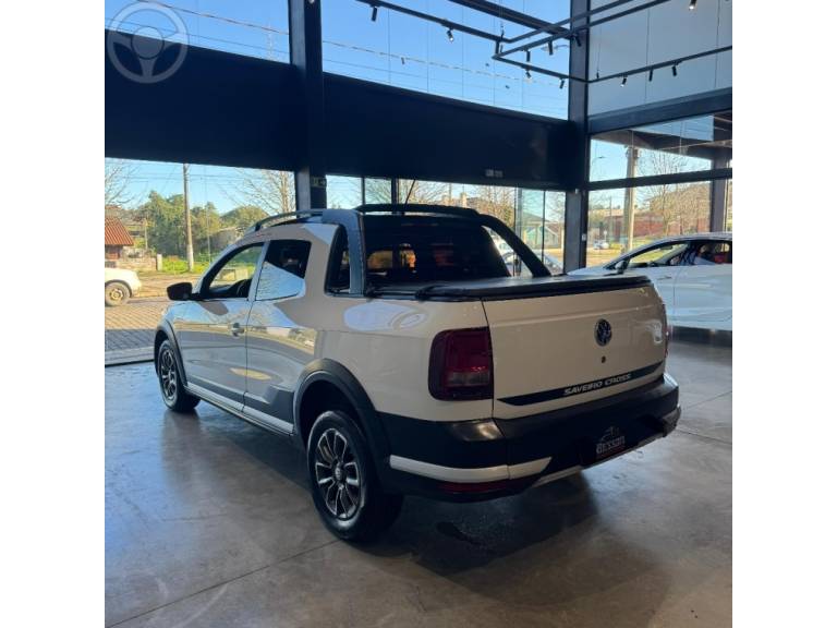 VOLKSWAGEN - SAVEIRO 1.6 CROSS CD 16V FLEX 2P MANUAL - 2017/2018 - BRANCA - R$ 86.900,00