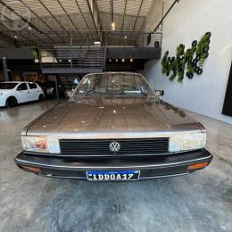 VOLKSWAGEN - SANTANA 2.0 GLS 8V 2P MANUAL - 1988/1989 - MARROM - R$ 40.000,00