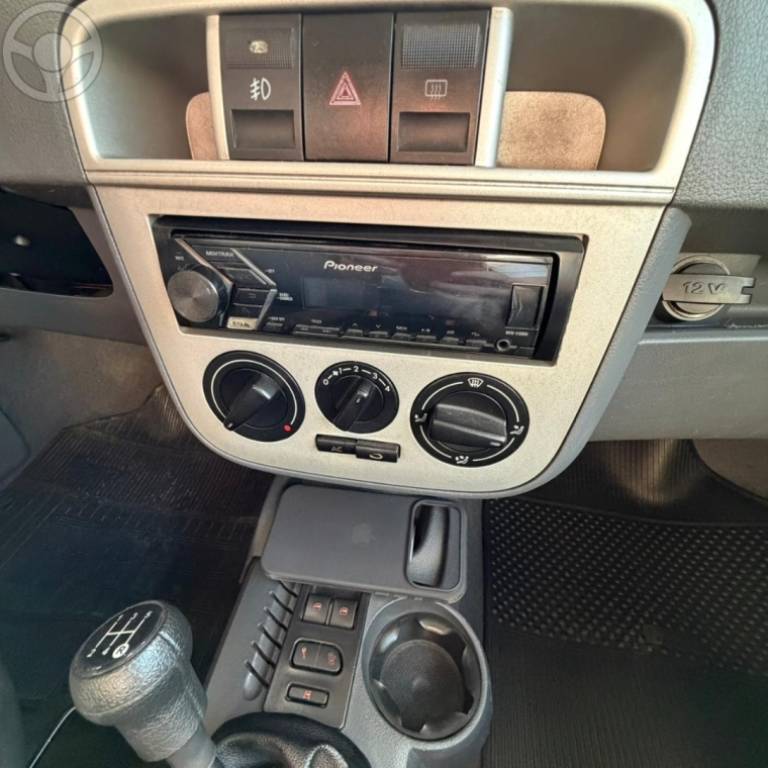 VOLKSWAGEN - GOL 1.6 MI POWER 8V FLEX 4P MANUAL G.IV - 2007/2008 - PRATA - R$ 31.900,00