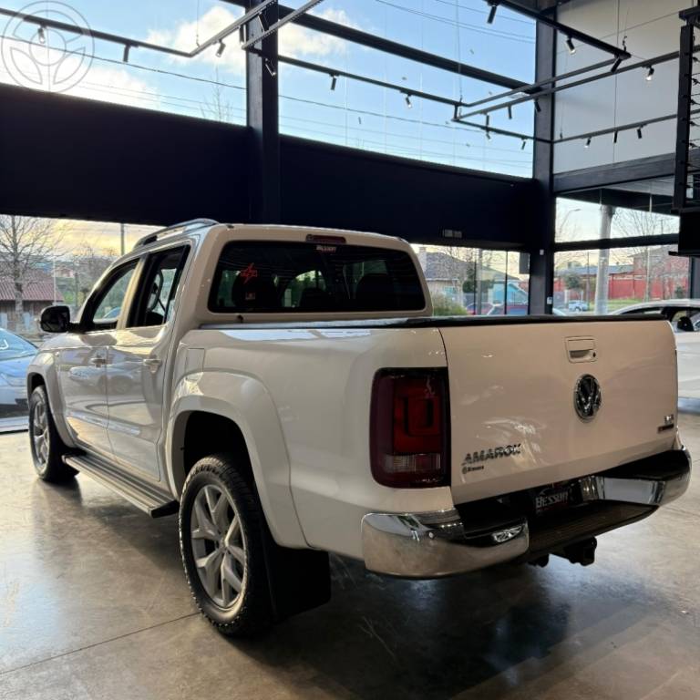 VOLKSWAGEN - AMAROK 3.0 V6 TDI HIGHLINE CD DIESEL 4MOTION AUTOMÁTICO - 2018/2019 - BRANCA - R$ 156.900,00