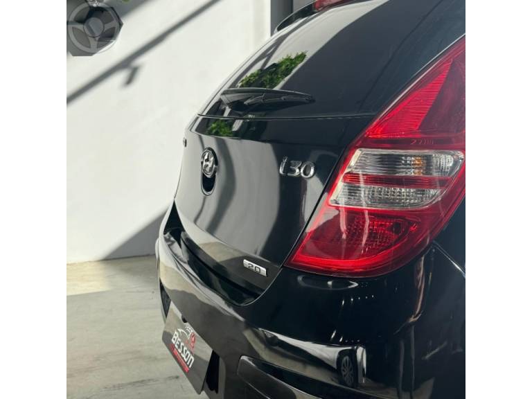 HYUNDAI - I30 2.0 MPI 16V 4P MANUAL - 2011/2012 - PRETA - R$ 46.900,00