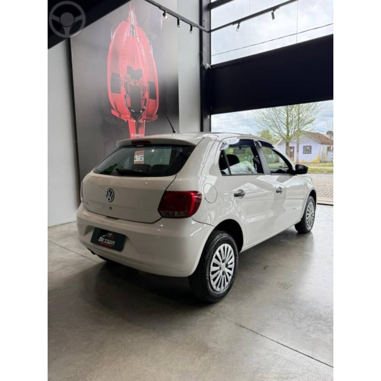 VOLKSWAGEN - GOL 1.0 MI CITY 8V FLEX 4P MANUAL - 2014/2015 - BRANCA - R$ 43.900,00