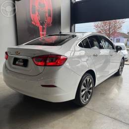 CHEVROLET - CRUZE 1.4 TURBO LTZ 16V FLEX 4P AUTOMÁTICO - 2017/2018 - BRANCA - R$ 91.900,00
