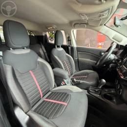 FIAT - TORO 1.8 16V EVO FLEX FREEDOM AUTOMÁTICO - 2018/2019 - BRANCA - R$ 95.900,00