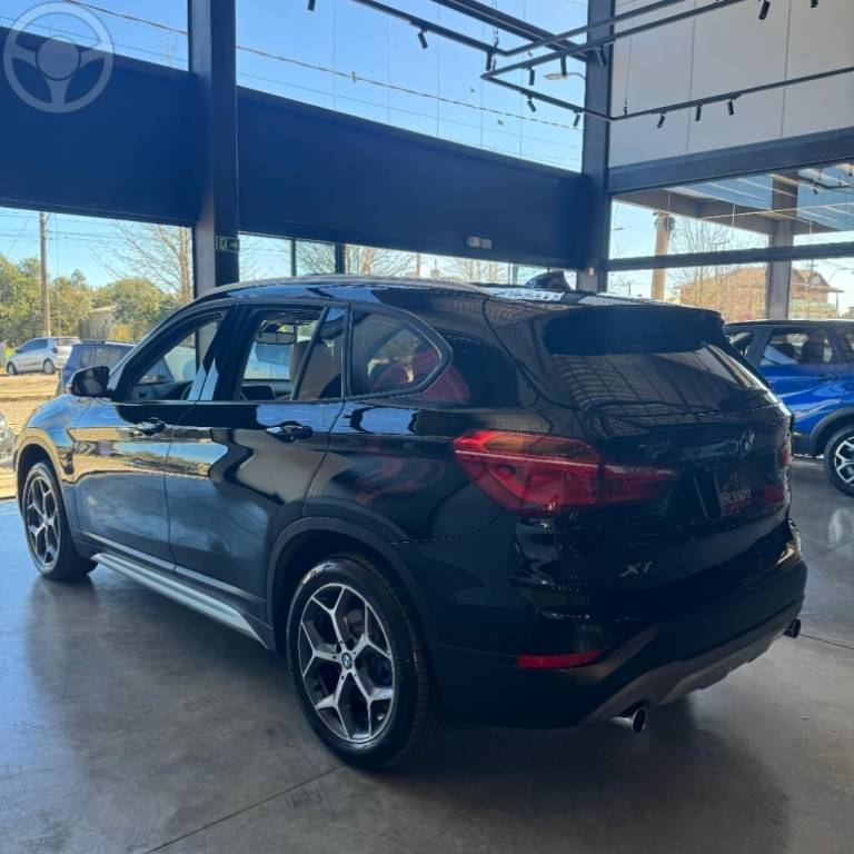 BMW - X1 2.0 16V TURBO ACTIVEFLEX SDRIVE20I X-LINE 4P AUTOMÁTICO - 2019/2019 - PRETA - R$ 137.900,00