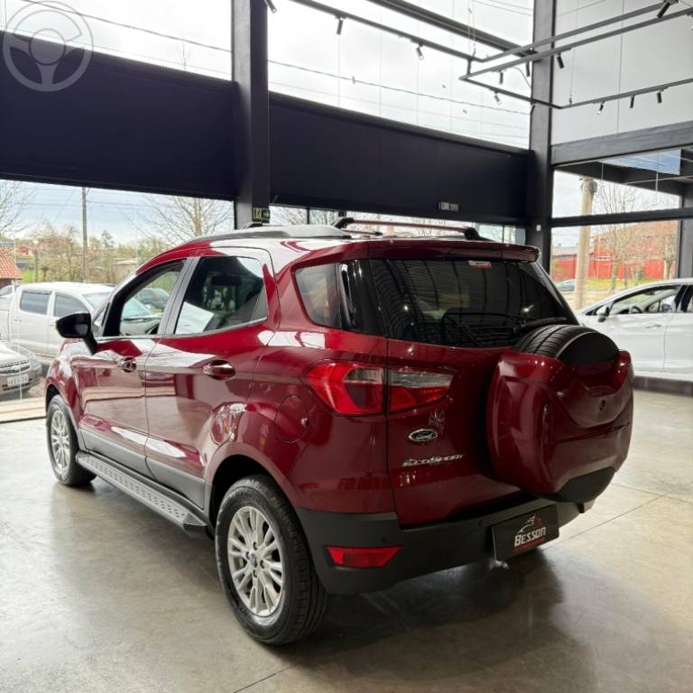 FORD - ECOSPORT 1.6 SE 16V FLEX 4P MANUAL - 2014/2015 - VERMELHA - R$ 62.500,00