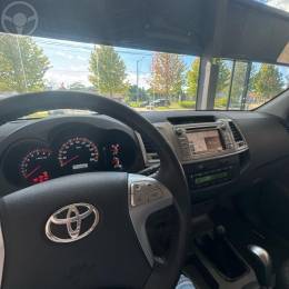 TOYOTA - HILUX 2.7 SRV 4X4 CD 16V FLEX 4P AUTOMÁTICO - 2014/2014 - PRATA - R$ 129.000,00