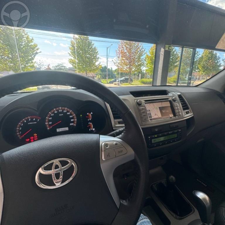 TOYOTA - HILUX 2.7 SRV 4X4 CD 16V FLEX 4P AUTOMÁTICO - 2014/2014 - PRATA - R$ 129.000,00